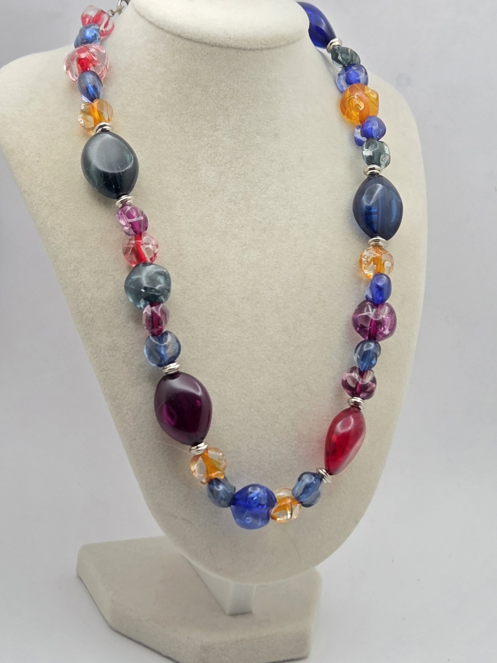 Vintage Mid-Century Mod Chunky Multi-Color Bead Necklace – Made in Hong Kong, 17